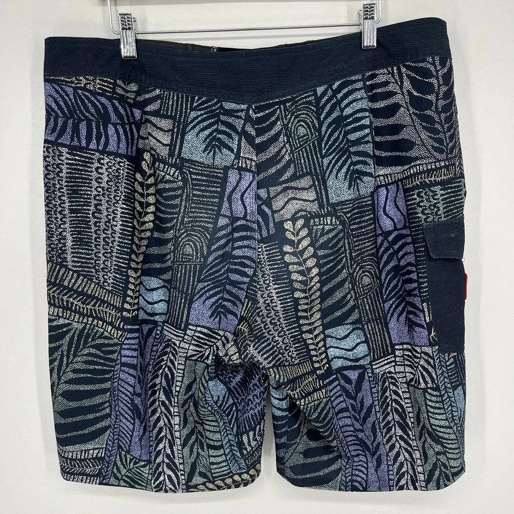 Quiksilver SurfSilk Mens 36 Boardshorts Blue Tribal Leaf Print Hawaii‎